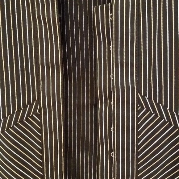 The Limited - Picture 4 of 8